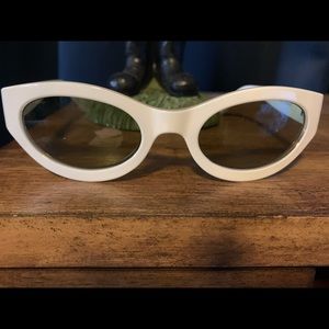 Le Specs White Body Bumpin Sunglasses New w Case